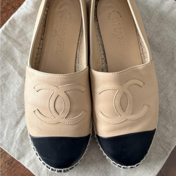 Authentic is coming with code (from real real) - Picture 1 of 2